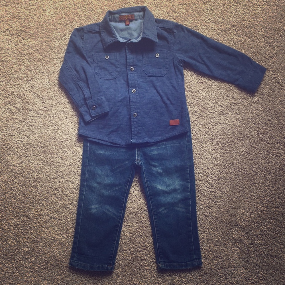 7 For All Mankind 24-mo set. Like new!